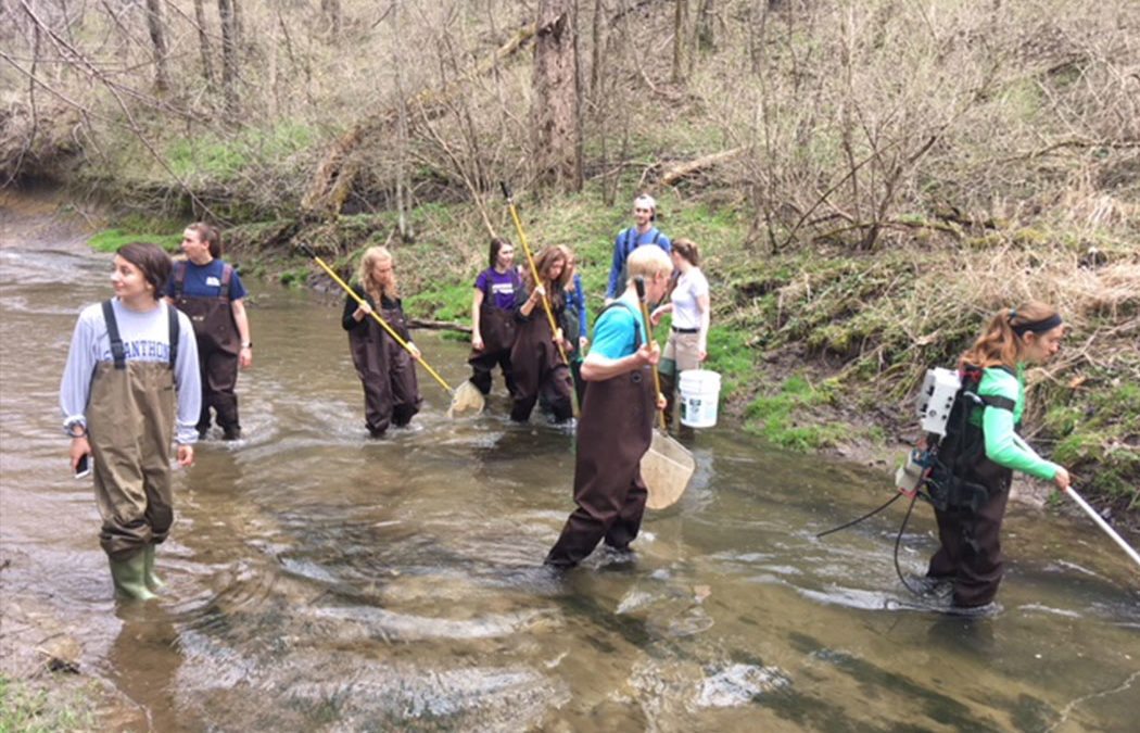 Cotter students join Limnology class to study Gilmore Creek